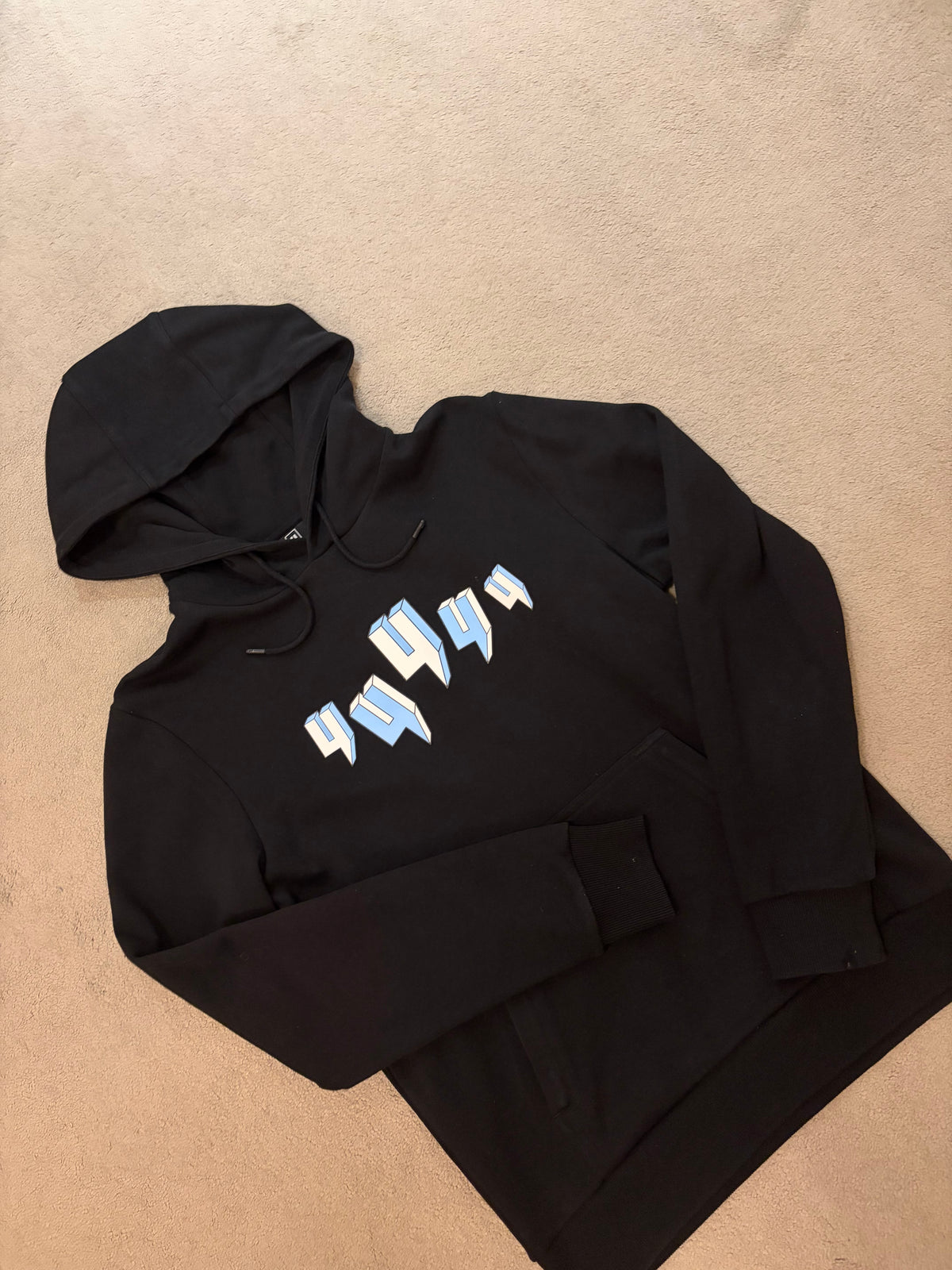 Yelir world hoodie 4Y